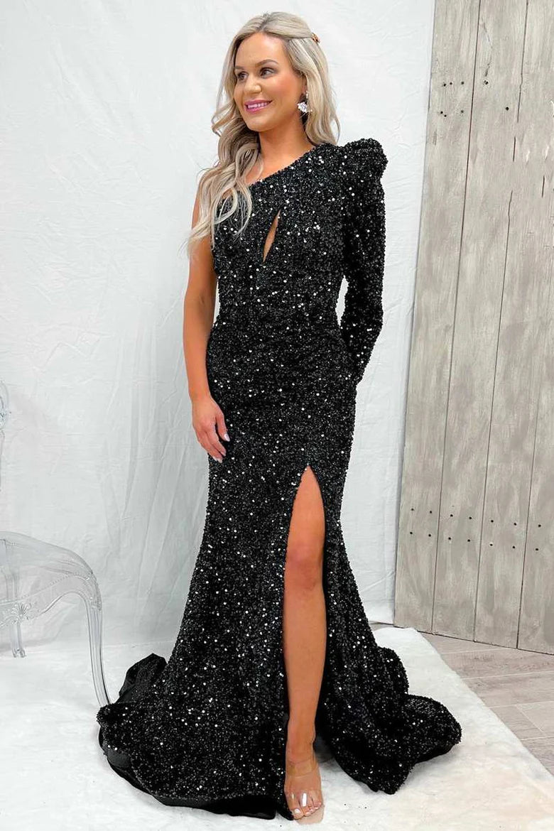 Vestido de fiesta de sirena con lentejuelas y una manga con abertura
